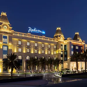 Отель Radisson Blu Hotel,, Аджман